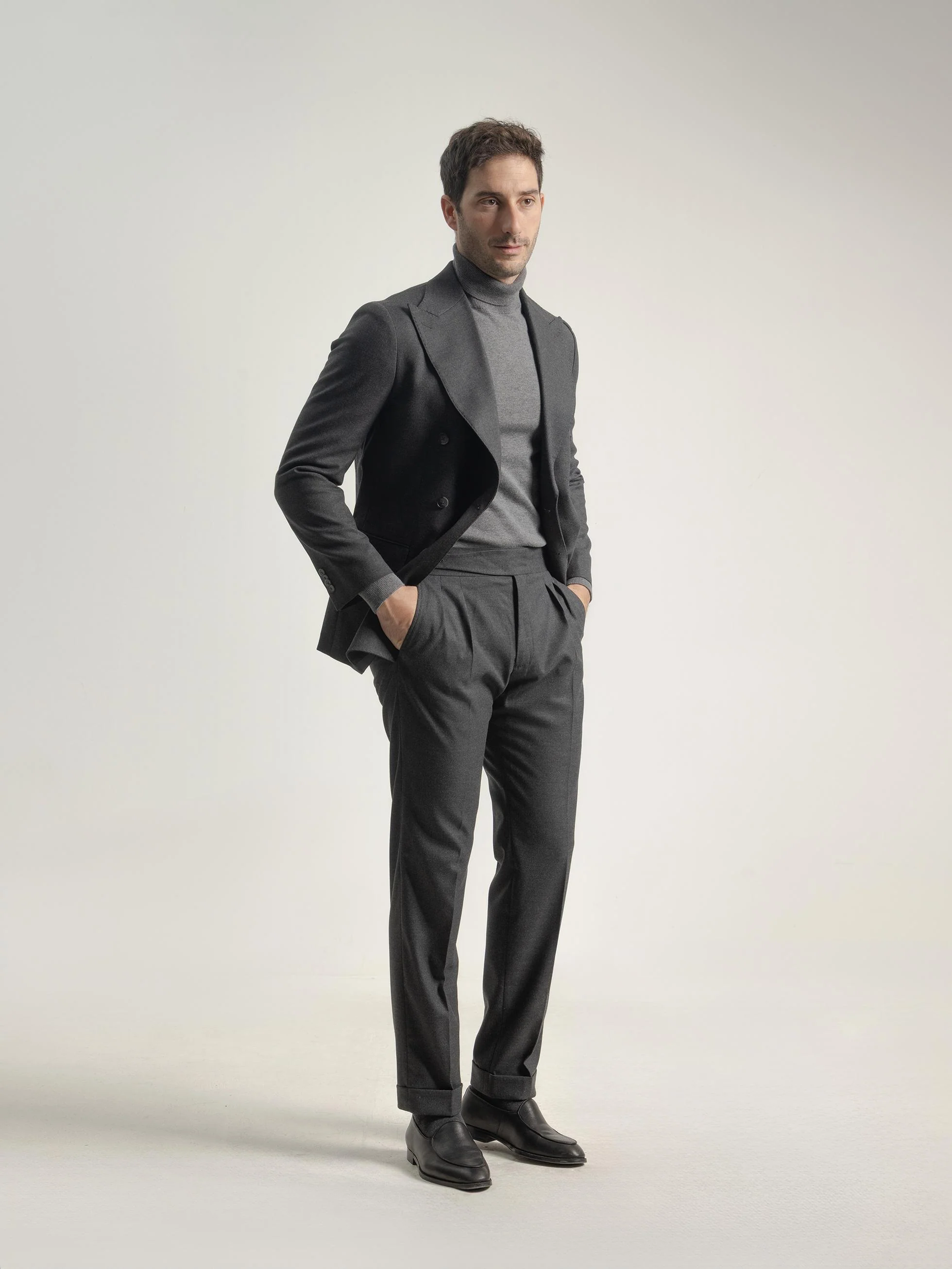 PANTALON GURKHA GRIS OSCURO