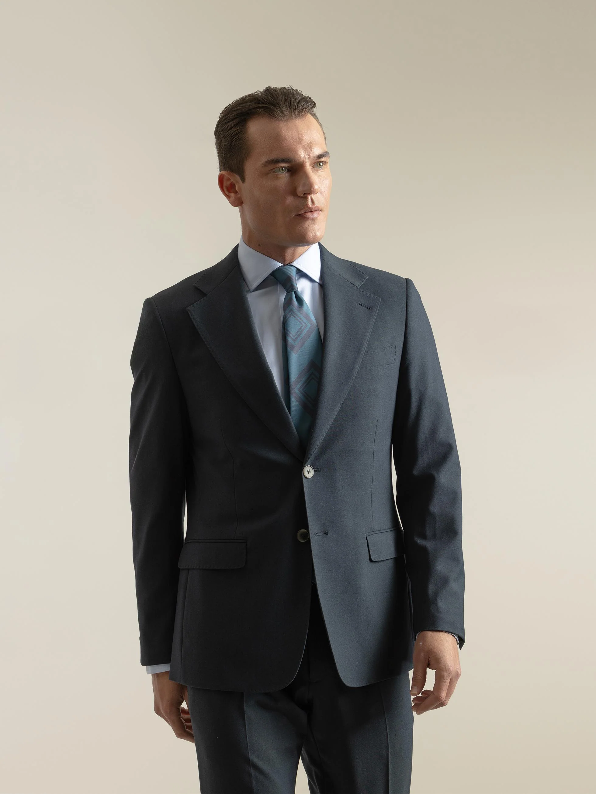 TRAJE LISO AZUL PETRÓLEO - Image 3