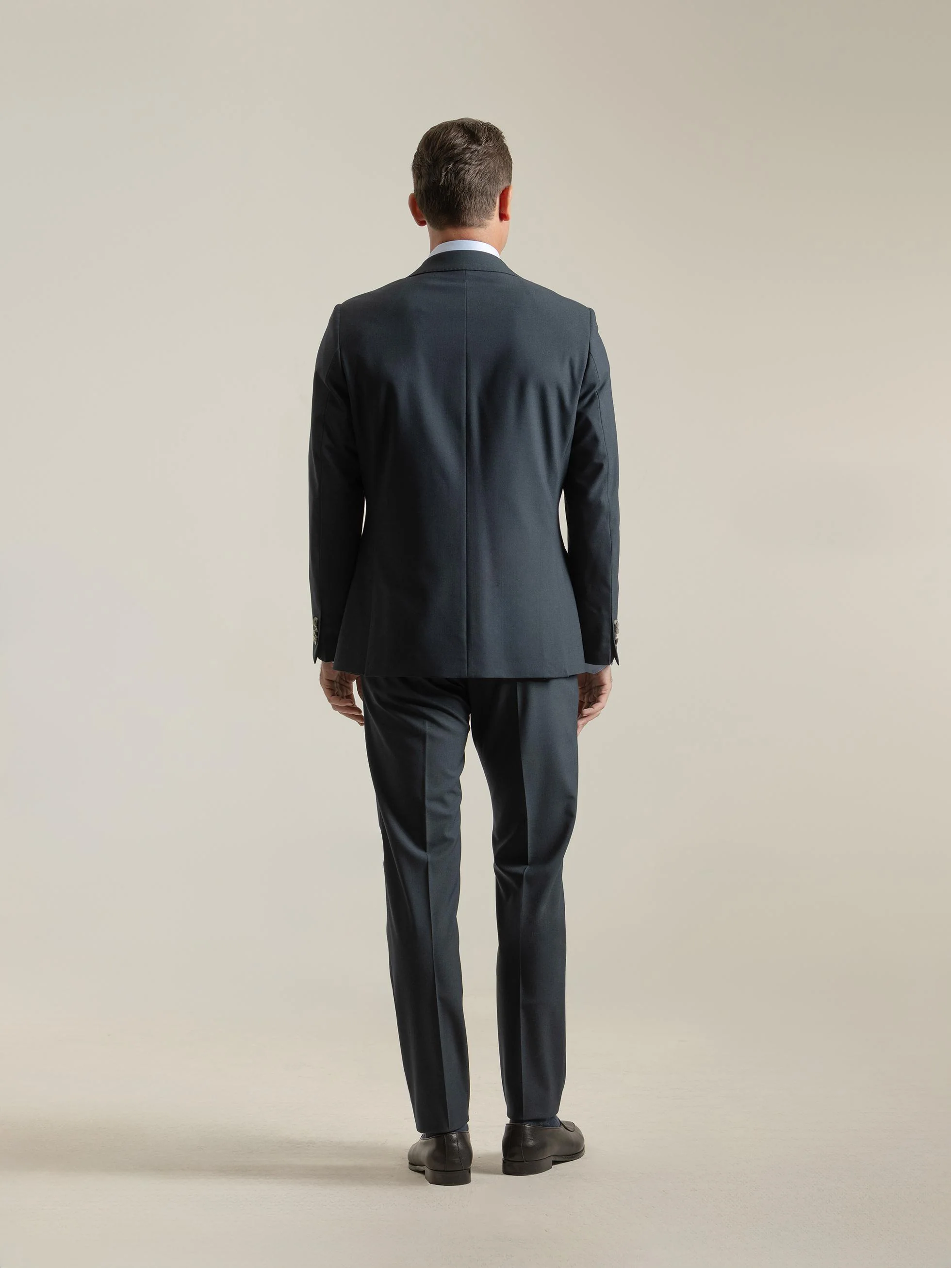 TRAJE LISO AZUL PETRÓLEO - Image 4