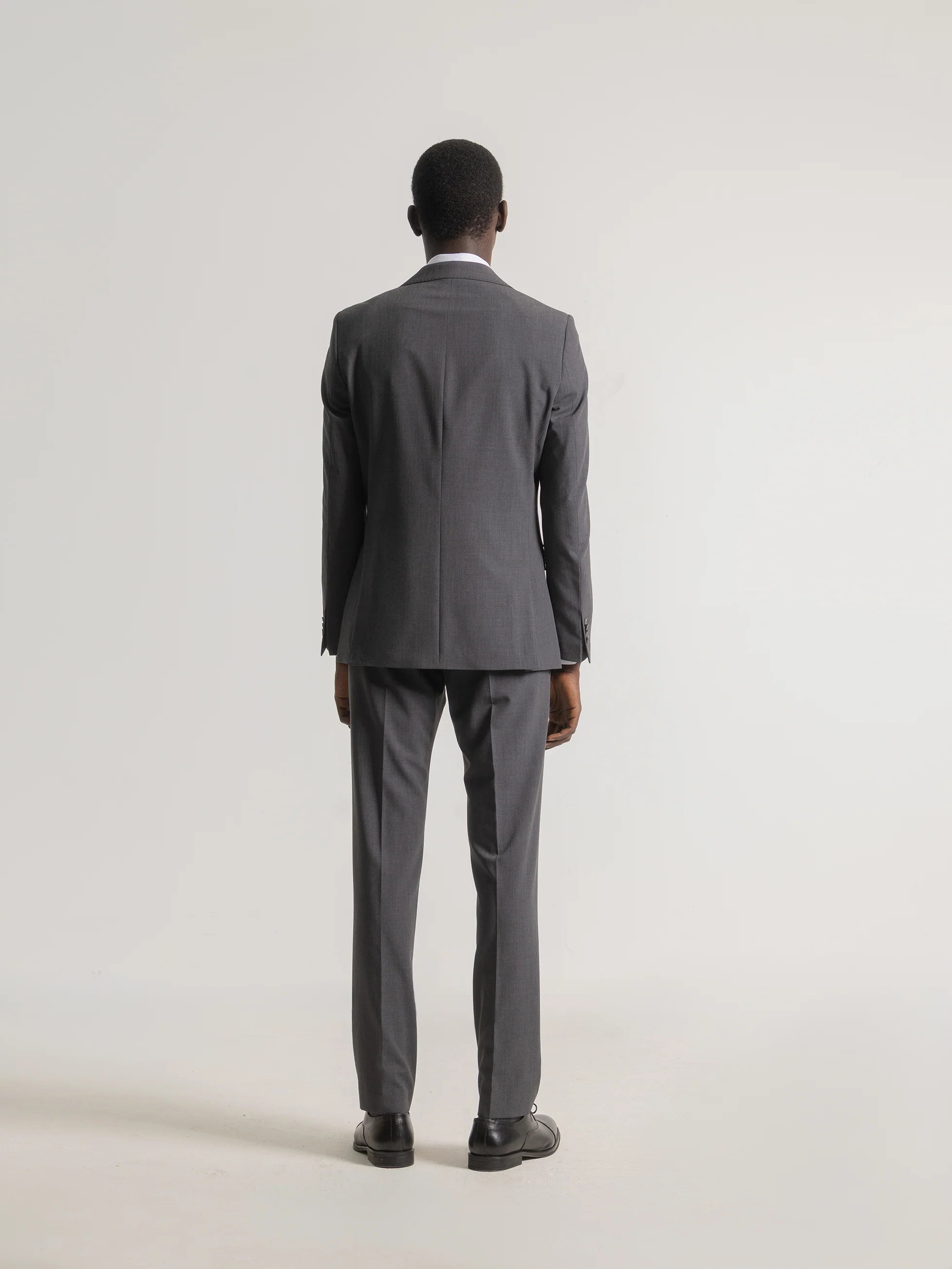 TRAJE ESTRUCTURA GRIS - Image 4