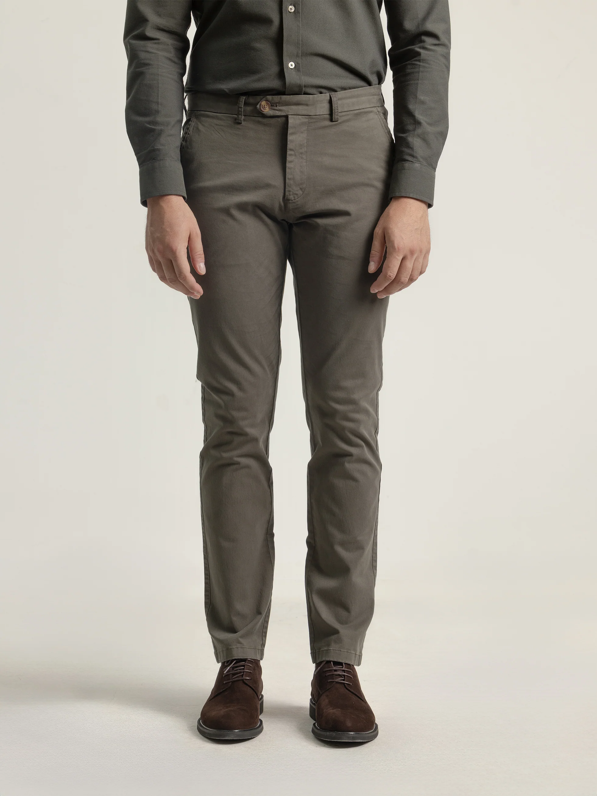 PANTALON CHINO TWILL VERDE BOSQUE - Image 2