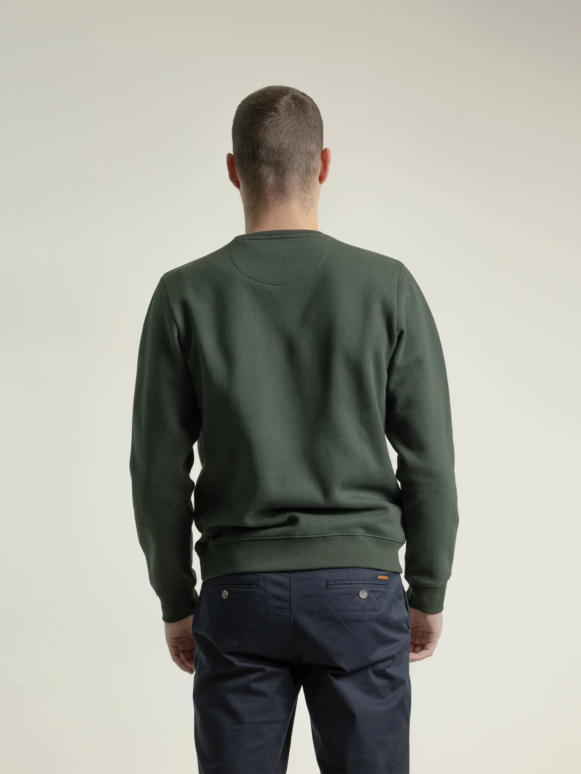 SUDADERA BÁSICA LOGO VERDE OSCURO - Image 4